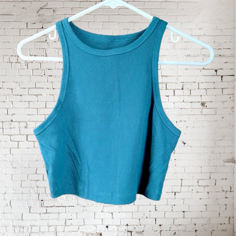 Wild Fable cropped racer back tank. Size medium. NWT